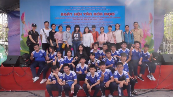 NGAYHOI VANHOADOC.jpg